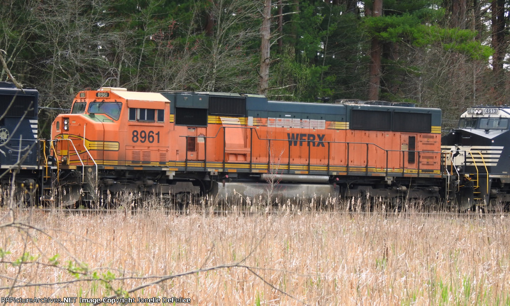ROSTER SHOT: WFRX 8961